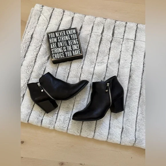 Style & Co. Black Ankle Booties - Picture 2 of 2